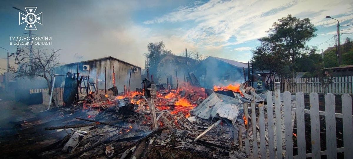 На Одещині сталася пожежа на території бази відпочинку (фото)