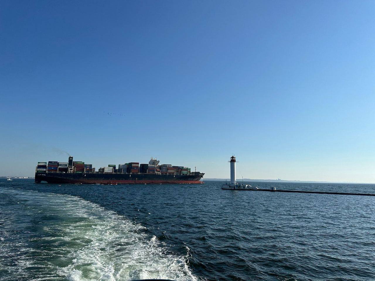 Судно, що вийшло з порту Одеси після закінчення "зернової угоди", прибуло до Стамбула - Reuters