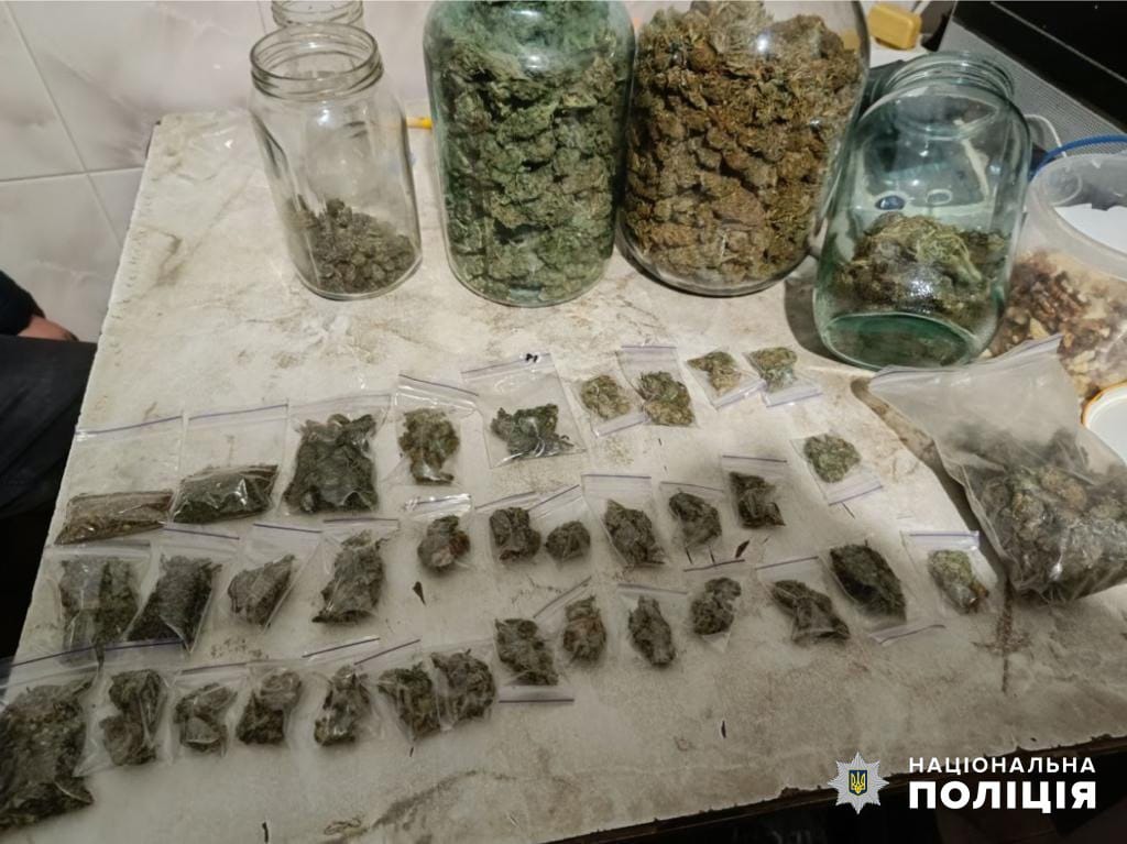 Одеські поліцейські затримали розповсюджувача марихуани
