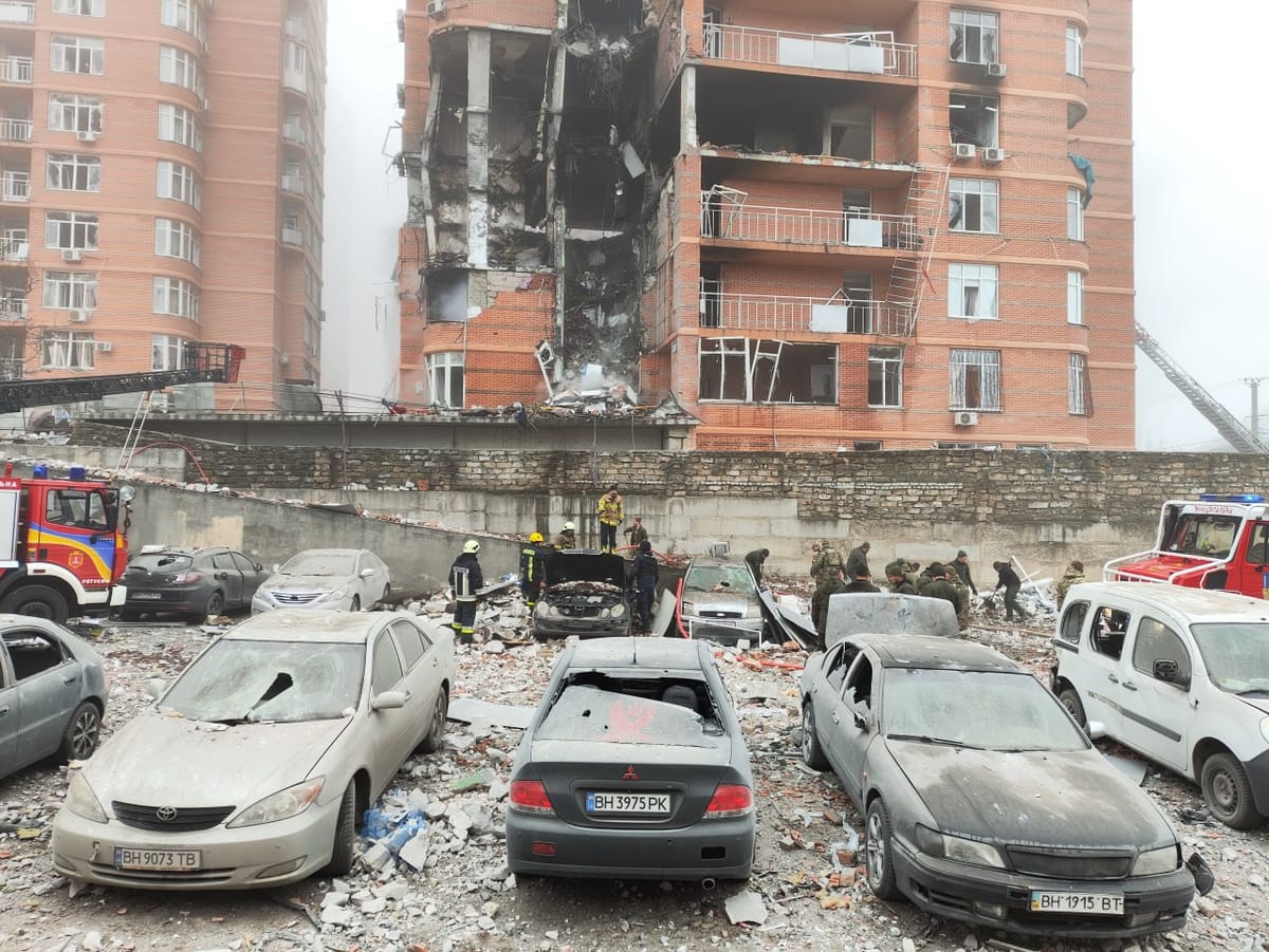 Наслідки ракетної атаки на Одесу: троє людей загинули