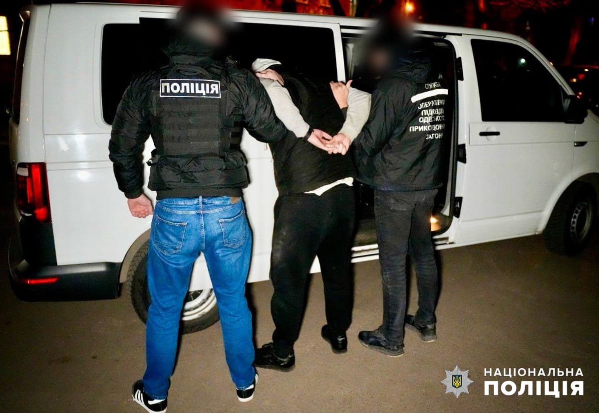Поліцейські викрили одесита у сутенерстві та вербуванні українок для проституції за кордоном