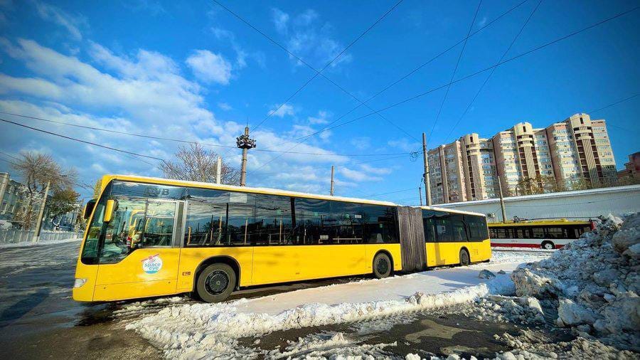 Проблеми зі стартом: автобуси-допомога від німецького міста-побратима не можуть вийти на маршрут в Одесі